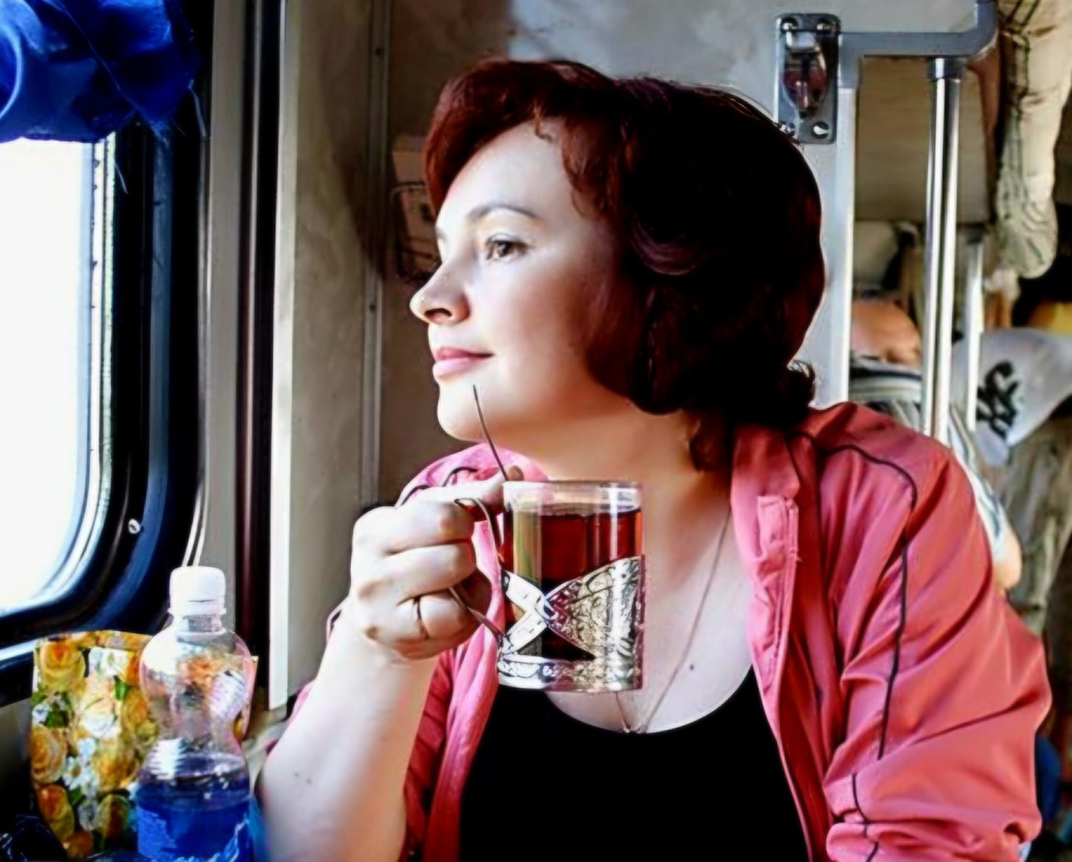 — Да это же мой муж! — с ужасом подумала Лена, разглядывая фотографии, которыми хвалилась попутчица в купе поезда